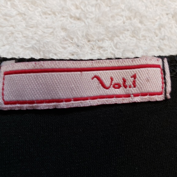 🐱Vol. 1 Tie Back Black Handkerchief Hem Blouse - Picture 4 of 4